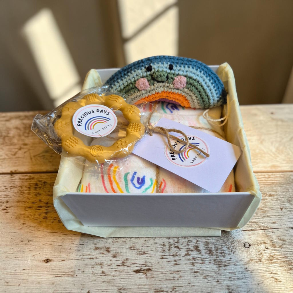 Geschenkbox für Neugeborene: Regenbogen