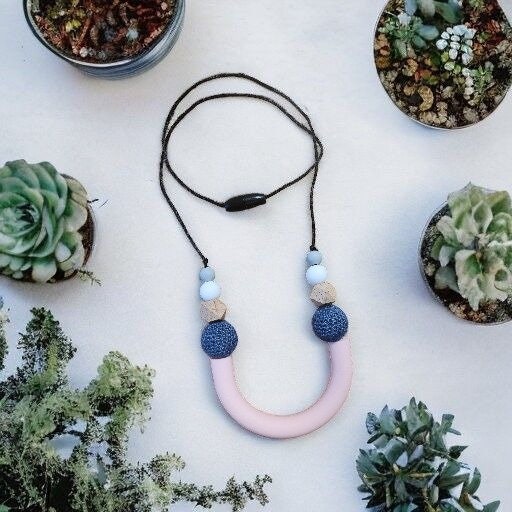 Baby Feeding Necklace: U-Shape