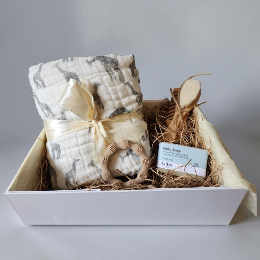 Large Blanket Gift Box: Giraffe